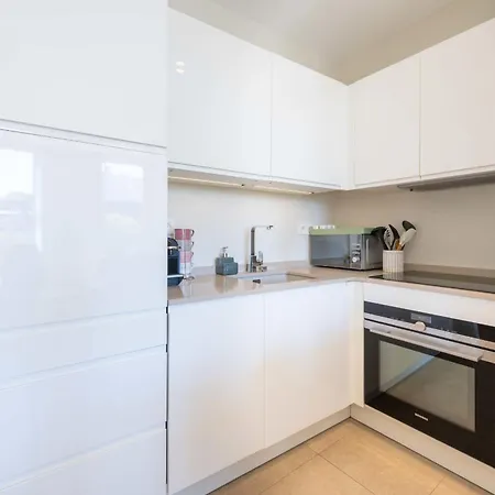 Διαμέρισμα 2-br Facing Palais Des Congres Centre Κάννες