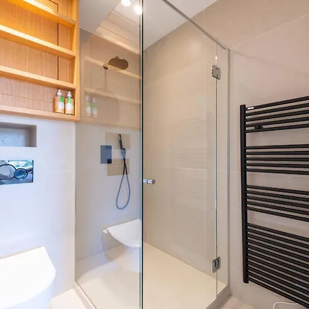 2-br Facing Palais Des Congres Centre דירה *