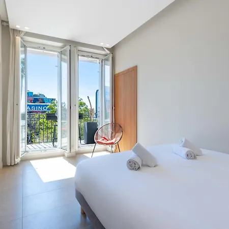2-br Facing Palais Des Congres Centre דירה